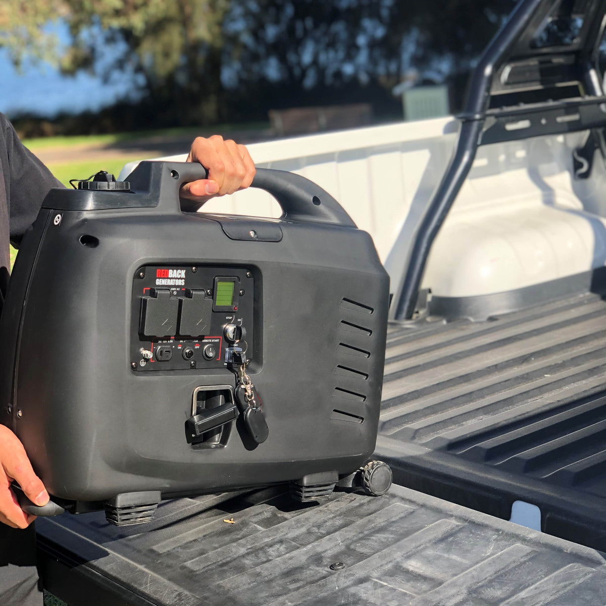 What is a floating neutral generator? | iTechworld