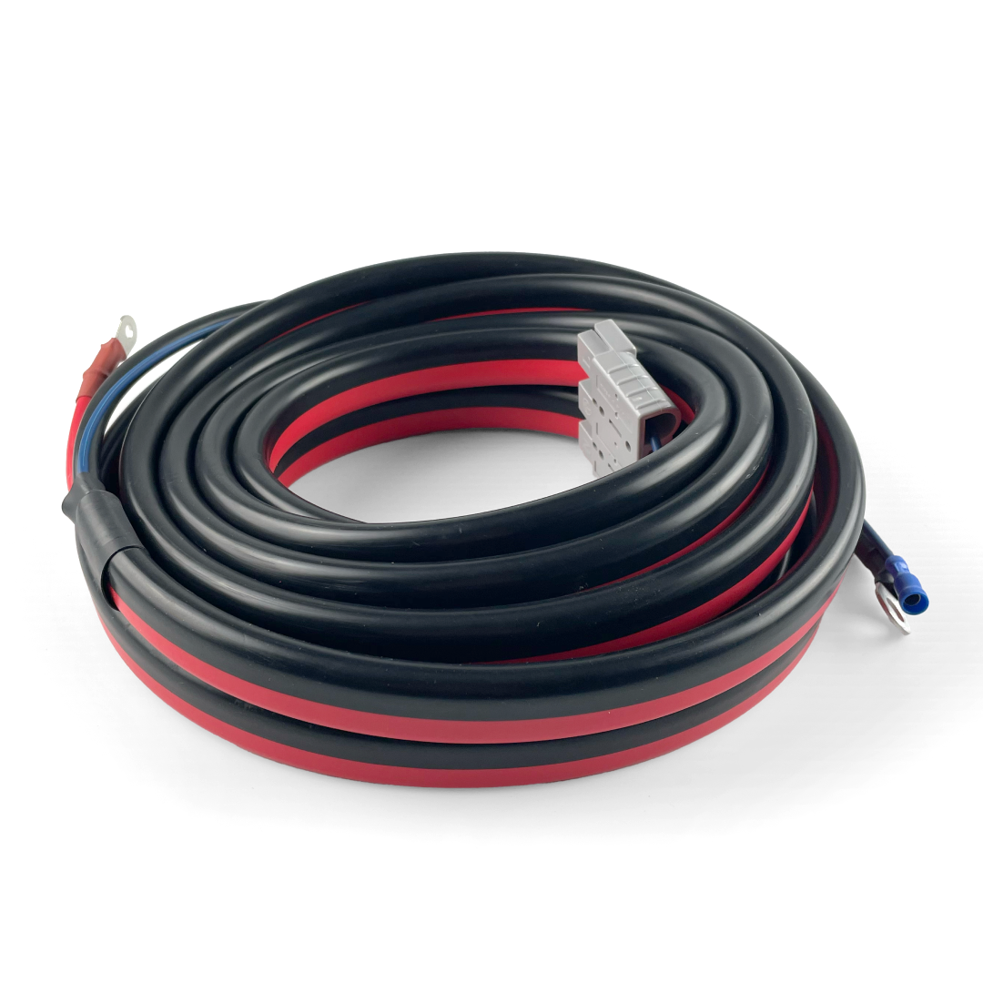 The iTechworld Plug and Play 40A DCDC Wiring Kit shows a coiled black and red 6AWG cable with metal connectors and a gray plastic plug, ideal for dual battery systems—perfect for easy installation.